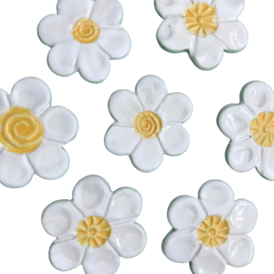Lorraine Oerth Co. – Magnet – Happy Daisy – White