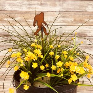 Universal Ironworks Inc – Bigfoot Yeti Sasquatch Garden Plant Stake