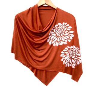 Windsparrow Chrysanthemum Poncho (white ink)