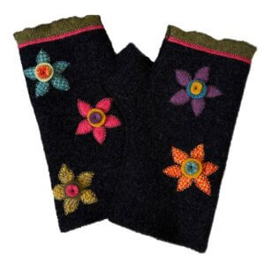 Woolflower – FG050 Funky Flower Fingerless