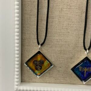 Hard Candy – Pendant in Tray w/ inclusion