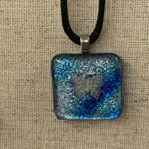 Hard Candy – Pendant w/inclusion