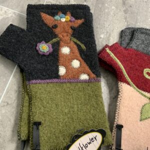 Woolflower – Giraffe Fingerless