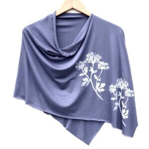 Windsparrow Studio – Parsley Poncho (white ink)