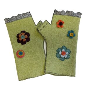 Woolflower – FG058 Flower Power Fingerless Gloves