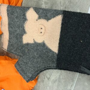 Woolflower – FG057 One Fine Pig