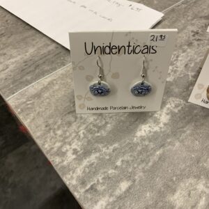 Unidentical earrings small