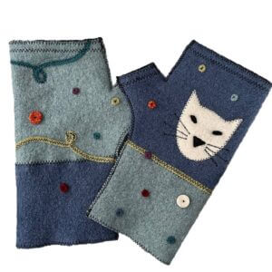 Woolflower – FG078 Cool Cat Fingerless Gloves