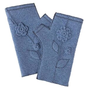 Woolflower – FG073 Cornflower Fingerless Gloves