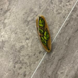 Stone Magnet with leaf