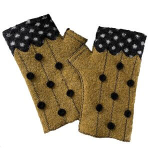 Woolflower – FG082 Prairie Dot Fingerless Gloves