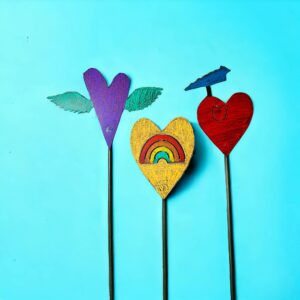 Heart plant stakes